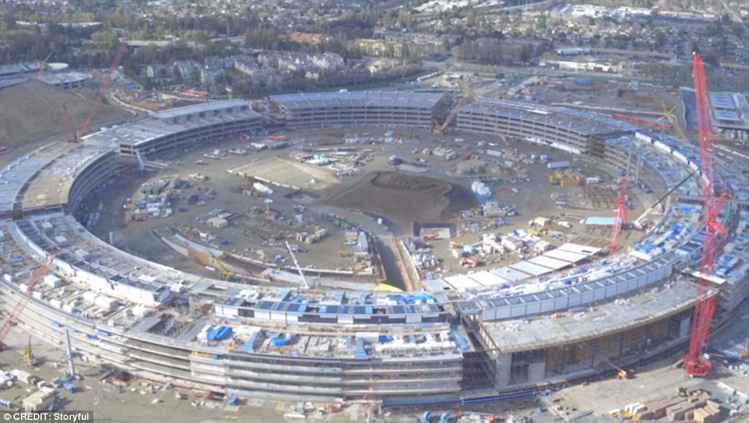 edificio del campus de Apple desde un drone